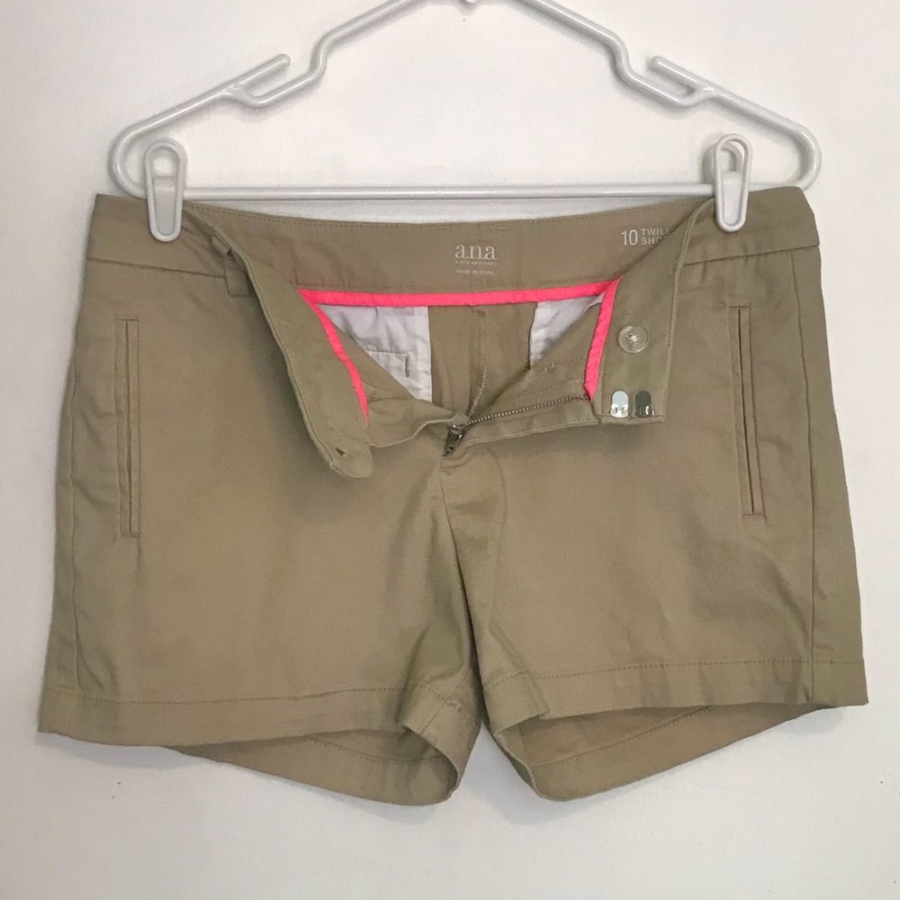 a.n.a. women’s twill chino shorts Size 10